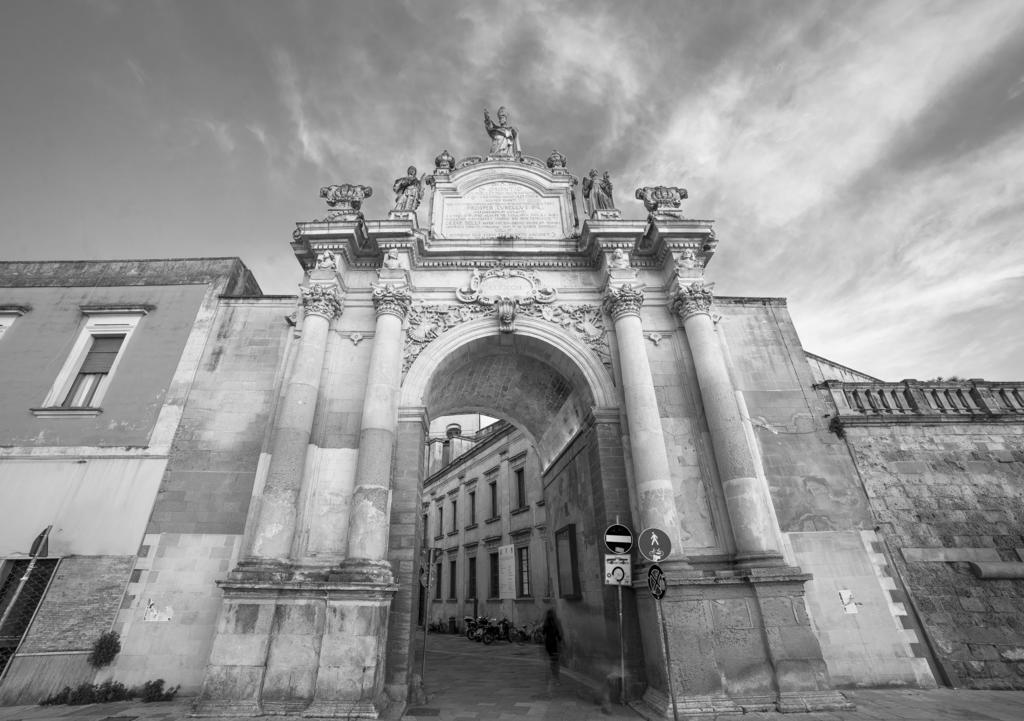 Lecce Stazione Centrale Εξωτερικό φωτογραφία